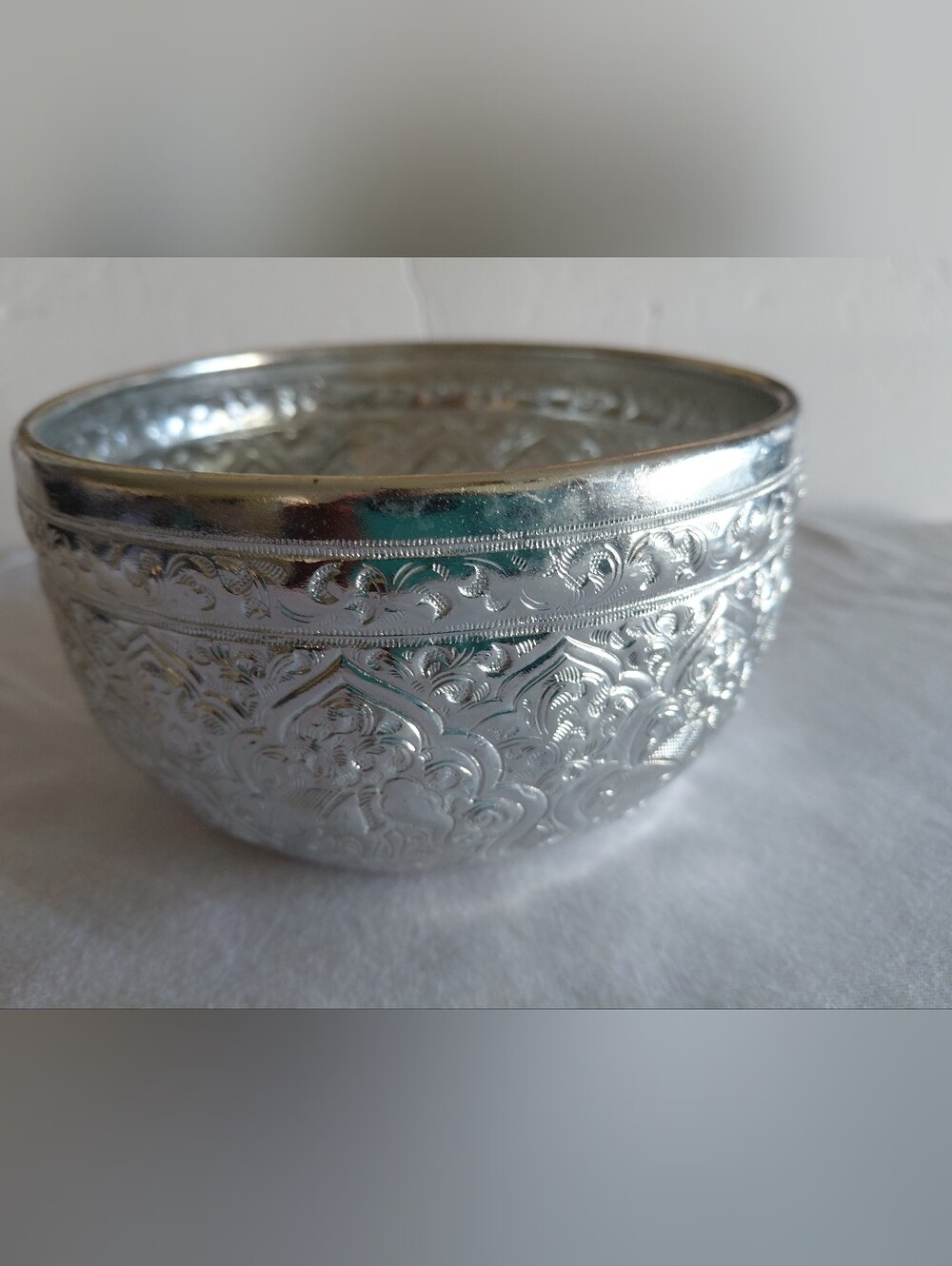 Ornate Silver Decorative Bowl - Elegant Home Accent NEW